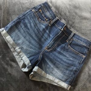 Hollister High-rise short 3 inch Size 5 w27